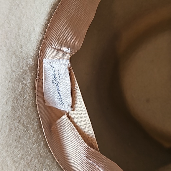 Universal Thread Felt Fedora Hat - Picture 4 of 4